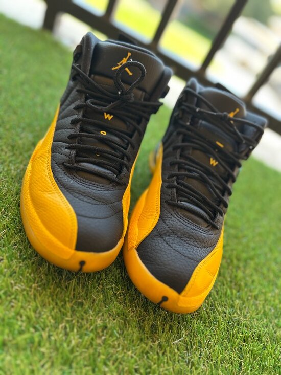 Nike Air Jordan 12 University Gold Black Size 9.5 Men 130690-070 main image 7
